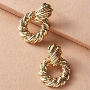 NEW!! Gold Plated Classic Retro Swirl Dangling Post Earrings